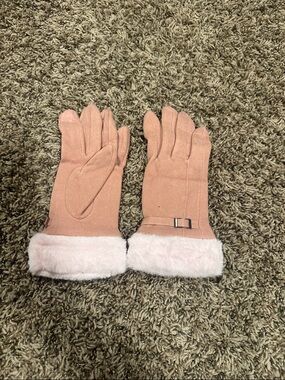 Blush Pink Faux Fur Cuff Winter Gloves